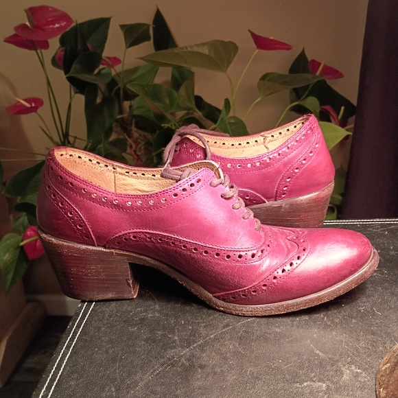 Frye Women's Burgundy Heeled Oxfords - Picture 3 of 16